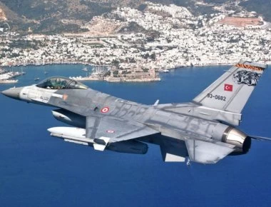 Μπαράζ τουρκικών προκλήσεων - 95 παραβιάσεις και τρεις εικονικές αερομαχίες